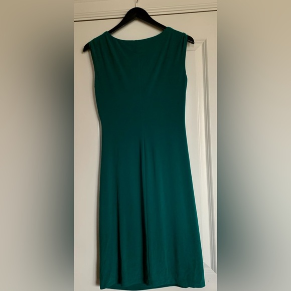 LN LAUREN RALPH LAUREN DRESS. RUCHED FRONT IS FIGURE FLATTERING. FULLY LINED ❤️ - Picture 4 of 7